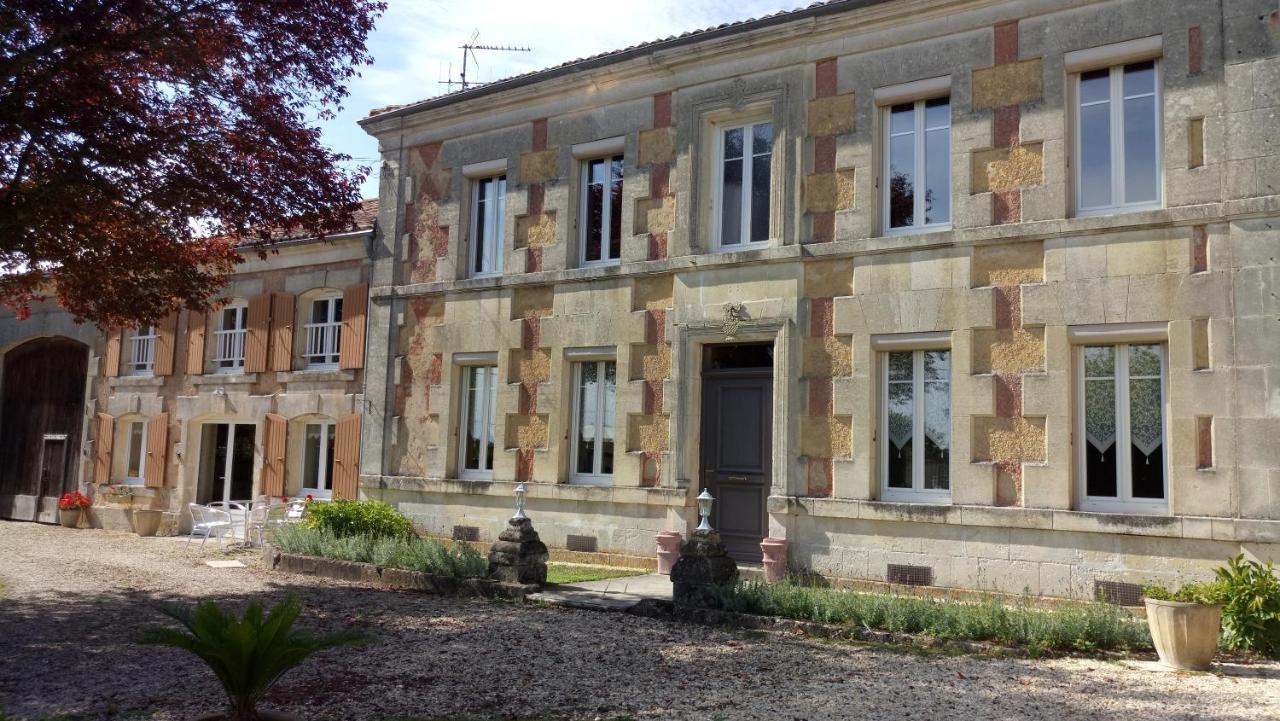Demeure Du Chapitre Chambres D'Hotes De Charme Chadenac Exteriér fotografie